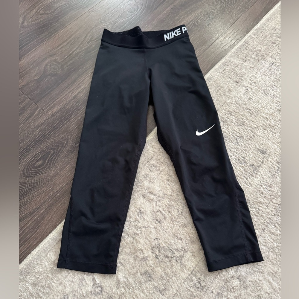 Girls Nike leggings